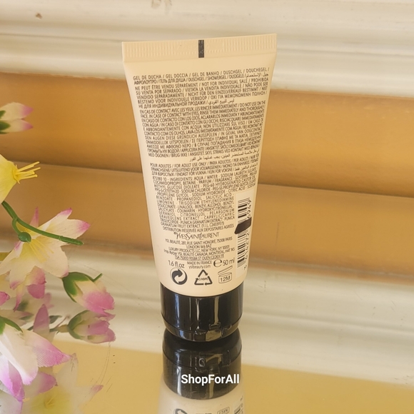 Yves Saint Laurent - Picture 5 of 5